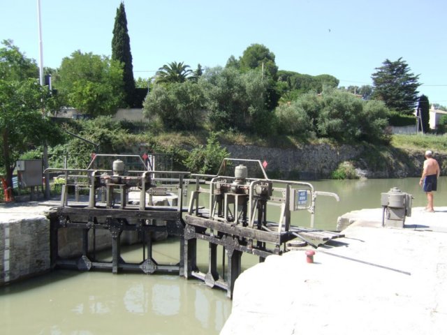 f4.jpg